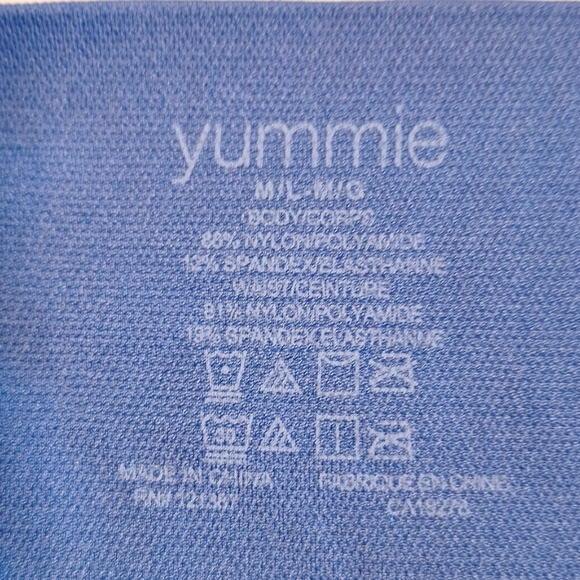 Yummy Shape Thongs - Picture 6 of 12